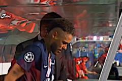 當(dāng)年內(nèi)馬爾姆巴佩帶領(lǐng)巴黎殺入歐冠決賽，而今由登貝萊帶領(lǐng)！