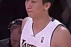 孫悅：在國內(nèi)受傷打石膏三個月，在湖人受傷，讓我第二天接著練