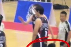 幻想型中鋒！你給這波模仿打幾分 小哥模仿申京打球