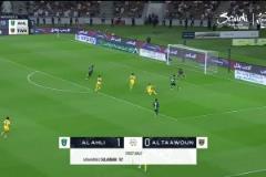 打入聯(lián)賽第20球！伊萬(wàn)-托尼輕松推射得手，射手榜落后C羅3球！