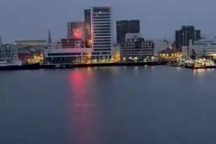 盤外招！博德閃耀球迷凌晨2點(diǎn)在熱刺酒店外放煙花