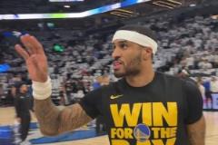 ?有愛！小佩頓接森林狼小球迷的傳球命中三分