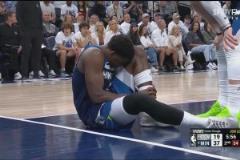 炸裂消息愛德華茲上籃后坐地捂小腿久無法動彈 庫里表情嚴肅