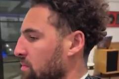 陌生！克萊把頭發(fā)剃短了，看著有些滄桑