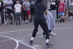 曾經(jīng)也是最強中鋒之一！考辛斯打街球，這不是隨便亂殺嘛