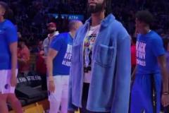 這賽季發(fā)生了太多故事了！名場面：湖人主場致敬濃眉！