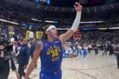 保衛(wèi)高原！贏球后威少狂拍約老師腦袋 戈登英雄般退場