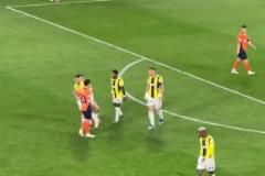 不滿塔利斯卡肢體語言，塔迪奇一度要去揍他被隊(duì)友攔住