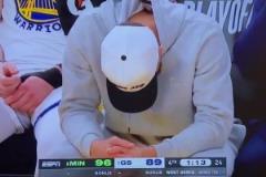 這家沒(méi)你不行！勇士輸球，庫(kù)里最后時(shí)刻在板凳席落寞低頭