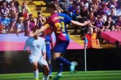 皇馬球迷不滿：亞馬爾進(jìn)球前德容的手球被無視了！