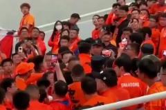 王鈺棟進球后個別泰山球迷為他鼓掌，引發(fā)眾多泰山球迷不滿