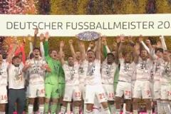 穆勒主場謝幕！慢鏡再看穆勒高舉沙拉盤慶祝！