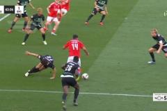 秀翻天了！帕夫利季斯戲耍葡體后防線送助攻！