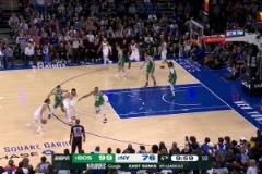 末節(jié)布倫森1v1極限高難三分全場(chǎng)沸騰！一看分差落后20分