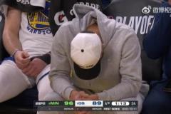 陷入沉默...盧尼6犯被罰下 庫(kù)里替補(bǔ)席低頭不語(yǔ)