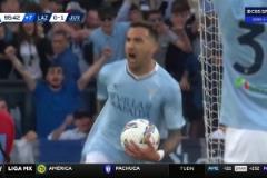 還是沒守?。∈擞任脑饨^平！貝西諾門前補射破門！