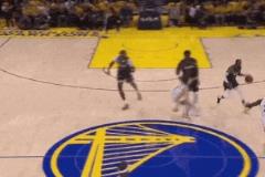 火箭記者發(fā)推：勇士隊這些動作難道不是正大光明的假摔嗎？