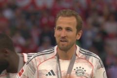 揮別無冠歲月！凱恩戴上德甲冠軍獎牌！等待捧起沙拉盤！