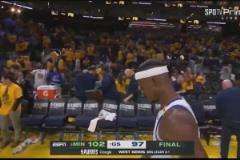 重新奪回主場優(yōu)勢！賽后眾生相：勇士們無奈離場 森林狼淡定慶祝