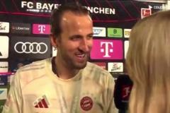 凱恩在接受女記者采訪時(shí)遭到隊(duì)友的偷襲