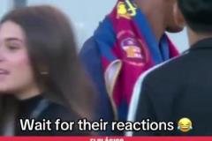 這就叫專業(yè)！亞馬爾和女球迷合影秒變笑臉