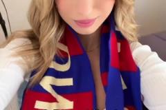 巴薩女球迷顏值真不錯~還配著BGM：不~不~不~