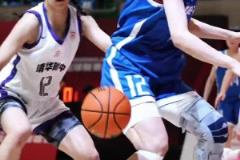 誰家雙麻花辮姑娘搶斷這么猛?。? title=