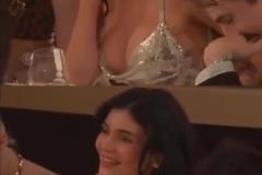 今天來看尼凱G4了！話說凱莉-詹娜這身材也是真的驚艷