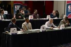 面面相覷！獨(dú)行俠抽到狀元簽后，三個(gè)墊底隊(duì)的高管完全不敢信