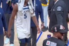 征服大通中心！愛德華茲賽后在客場(chǎng)收獲MVP呼聲