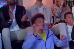 雙向奔赴！馬刺去年抽中狀元簽 文班亞馬激動鼓掌握拳慶祝