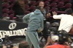 宇宙勇的專屬回憶！一哥KD熱身，邊上追夢(mèng)連招嚇退尼克-楊