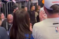 暖心！昨日塔圖姆受傷離場時尼克斯球迷送上掌聲