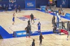 加油！楊瀚森在聯(lián)合試訓(xùn)中的五點(diǎn)三分投籃測試