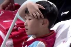 納托爾離譜空籃不中&林秉圣又進(jìn)三分！場下周琦兒子都不忍直視…