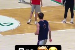 大橋投籃包？哥們，你不會是球隊里的射手吧