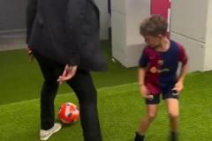 什琴斯尼兒子現(xiàn)場爭搶老亨利，這下可以說我的帶球像大帝了