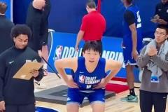 下一個(gè)登貝萊？亞馬爾已經(jīng)好幾次訓(xùn)練遲到了，弗里克很不滿