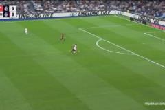 開場(chǎng)錯(cuò)失良機(jī)！居勒爾送直塞，恩德里克單刀打門被撲出！