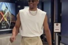 拉拉隊在彩排！威少是今天雷霆vs掘金第一個出來熱身的球員！