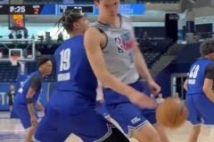 年齡不是問題！楊瀚森打爆24歲大五中鋒戈?duì)柖。? title=