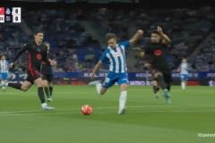 西班牙人開場單刀不進(jìn)！烏爾科-岡薩雷斯推射稍稍偏出！