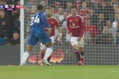 險些神仙球！里斯-詹姆斯不停球凌空斬擊中立柱！