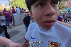 博主參加巴薩游行被外國(guó)人歧視，掐著他脖子讓道歉