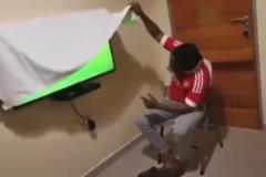 你已經(jīng)征服這里！小球迷送安東尼蜘蛛俠鑰匙扣！