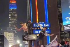 尼克斯第四次在東決與步行者相遇，前四次全部是尼克斯取勝