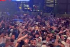 這就是籃球的圣地嗎？感受一下紐約主場麥迪遜廣場花園有多火爆！