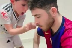 兒子是皇馬球迷，爸爸是巴薩球迷，這個家永遠不得安寧