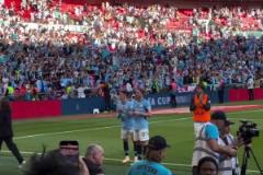 武磊在社媒發(fā)這一段視頻來感謝蒯紀聞，配文：老蒯，真帶派