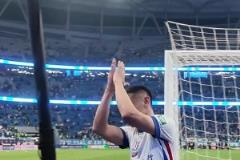 大連人的熱情到位了!英博DJ號召全場熱情歡迎客隊(duì)申花及遠(yuǎn)征球迷